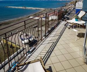 On the beach Sea-view&Kitchen In Room Salerno Italy