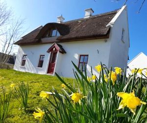 Self Catering Donegal - Teac Chondai Thatched Cottage Annagry Ireland