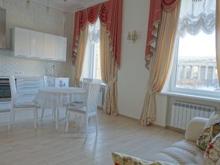 Apartment with Kazan Cathedral View