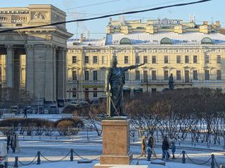 Apartment with Kazan Cathedral View