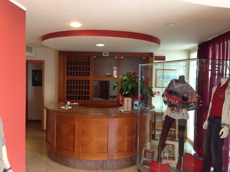 Hotel Photo 12