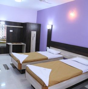 NearBy Hotel