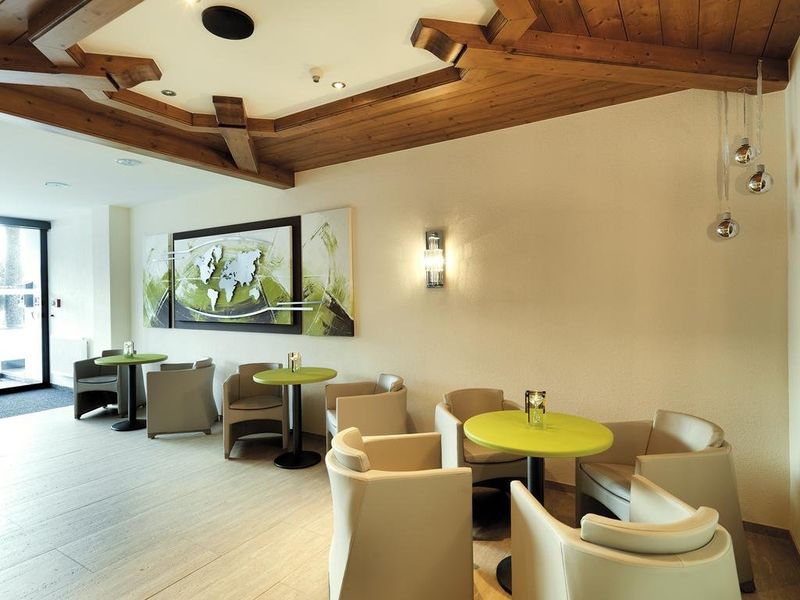 Hotel Photo 9