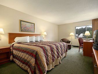 Photo of Ramada Elkhart