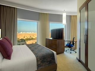 Фото отеля Crowne Plaza Muscat OCEC, an IHG Hotel