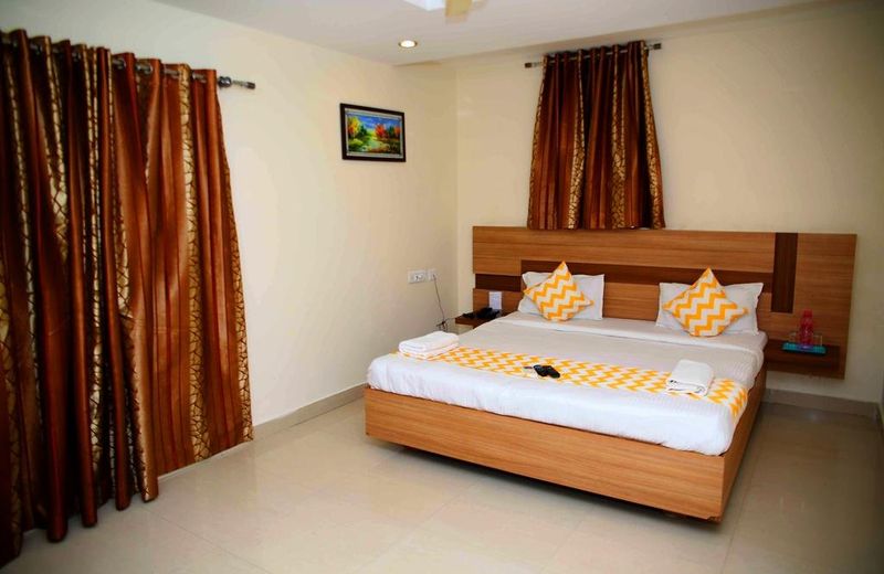 FabHotel Golden Leaf Nanakramguda