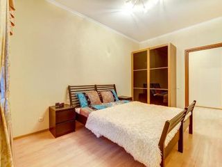 Добротная 2 к. кв. на Невском 54