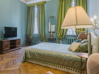 Old Peterburg style apartment on Kazanskaya street