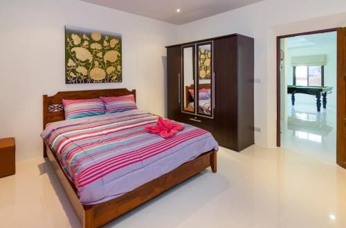 RATANA VILLA – PATTAYA HOLIDAY HOUSE WALKING STREET 7 bedrooms