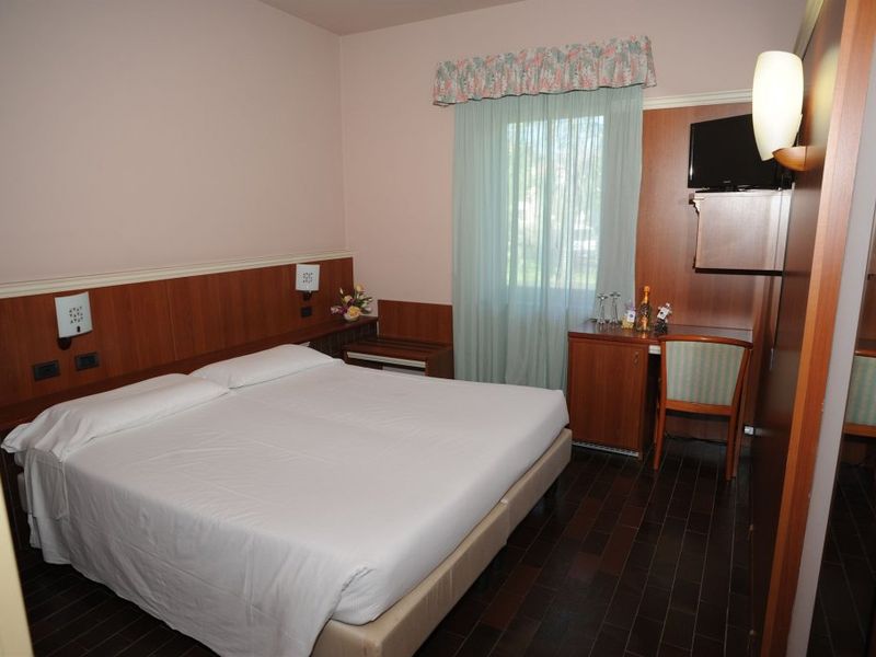 Hotel Photo 8