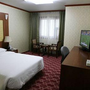 NearBy Hotel