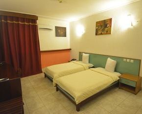 NearBy Hotel
