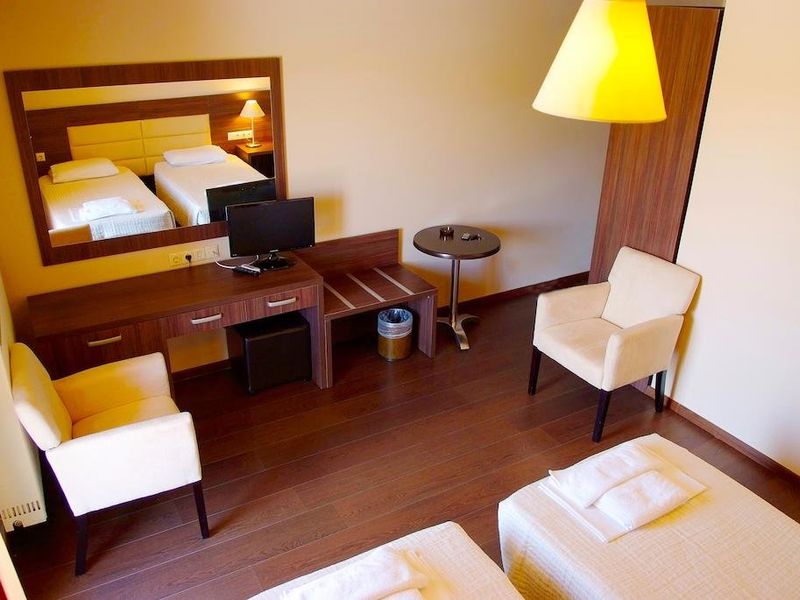 Hotel Photo 8