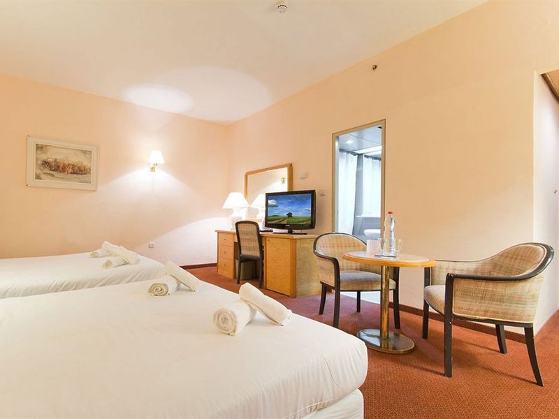 Hotel Photo 1