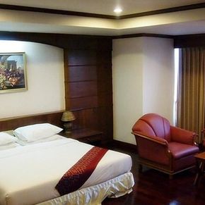 NearBy Hotel
