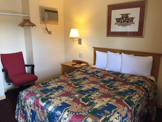 Hotel pic Relax Inn - Saginaw