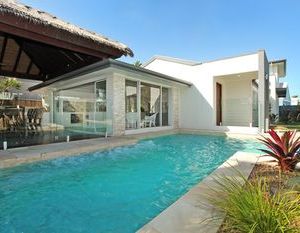 Carrothool 29 - 6 BDRM Canal Home with Pool Mooloolaba Australia