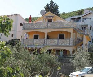 Apartments with a parking space Preko (Ugljan) - 8428 Oltre Croatia