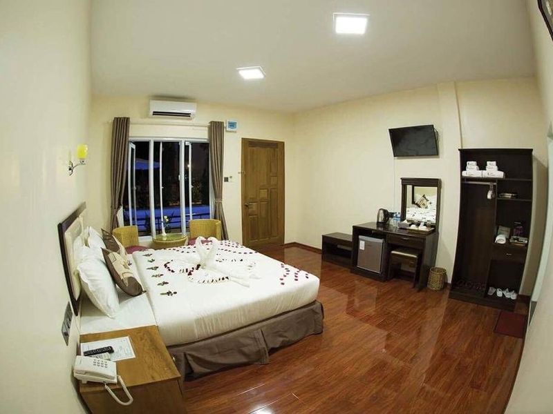 Hotel Photo 6