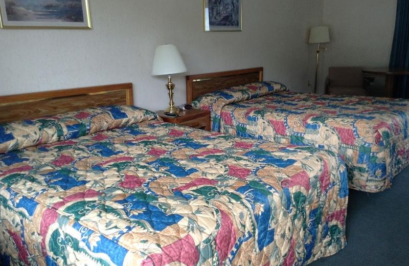 Days Inn & Suites by Wyndham St. Ignace Lakefront