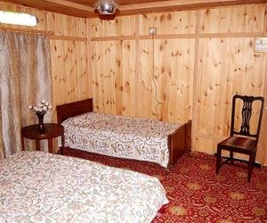 Royal Sovereign Houseboats Srinagar India