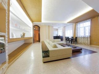 hth24 apartments on Italiyanskaya 33