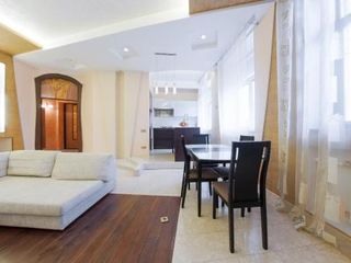 hth24 apartments on Italiyanskaya 33