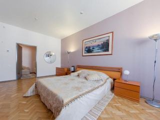 hth24 apartments on Italiyanskaya 1