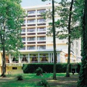 NearBy Hotel