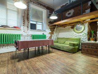 Loft near Embankment. 15min walk to Palace square.