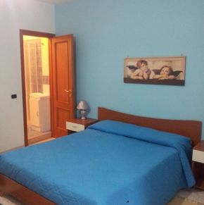 NearBy Hotel