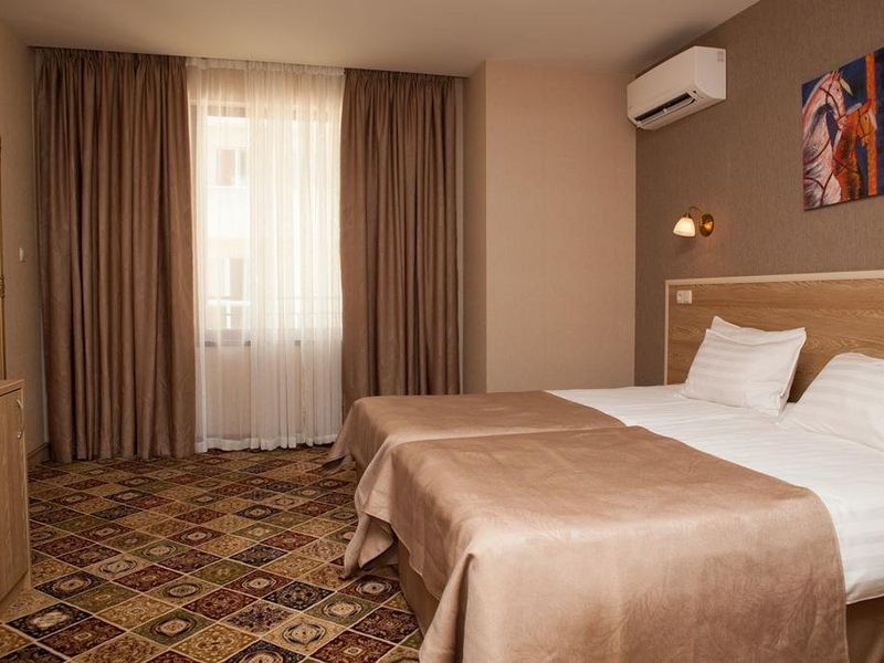 Hotel Photo 1