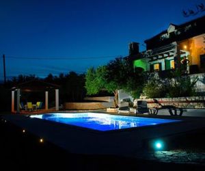 Holiday house with a swimming pool Plano (Trogir) - 11897 Kastel Stafilic Croatia