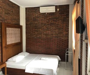 OYO 1050 Rifka Annisa Guest House Syariah Yogyakarta Indonesia