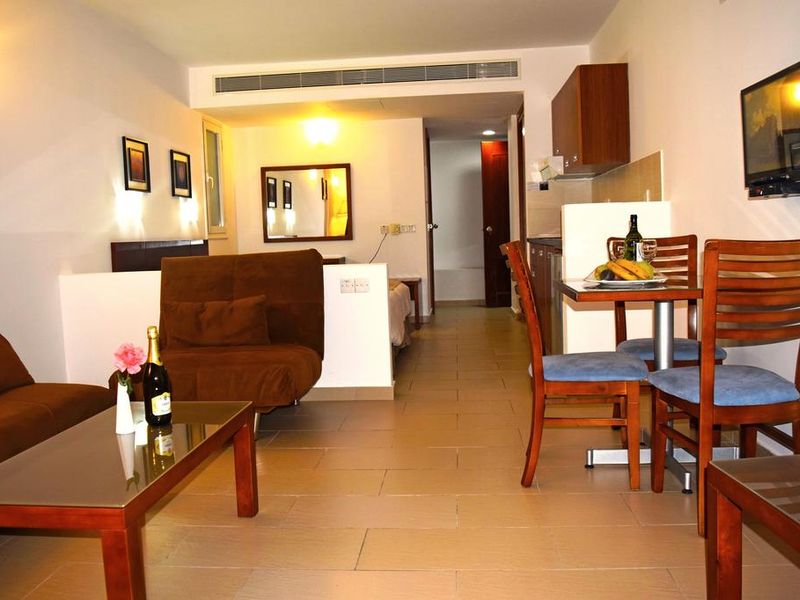 Hotel Photo 9