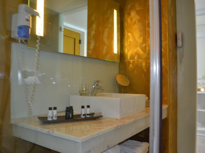 Hotel Photo 9