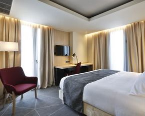 NearBy Hotel