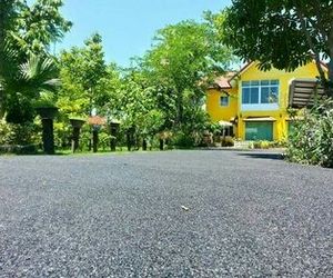 Ruenpinwilai Resort Ban Bang Khwak Thailand