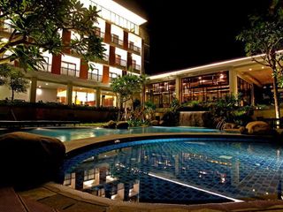 Фото отеля ASTON Bojonegoro City Hotel
