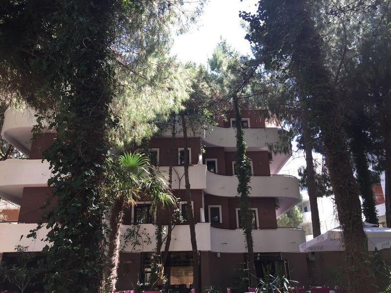 Hotel Photo 1
