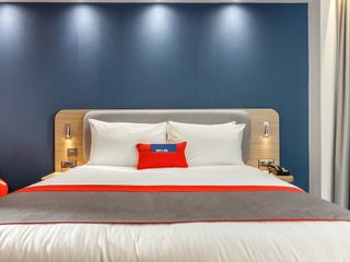 Фото отеля Holiday Inn Express - Wigan, an IHG Hotel