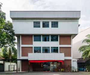 RedDoorz near Aljunied MRT Singapore Singapore