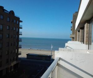 Zonnig Appartement met Zeezicht Koksijde Belgium