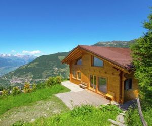 Gorgeous Chalet Amidst Mountains in La Tzoumaz La Tzoumaz Switzerland