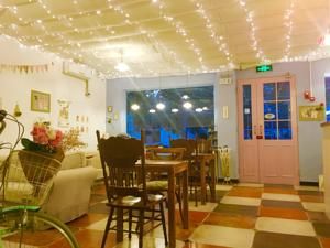 Lovely Journey International Youth Hostel Liufangling China