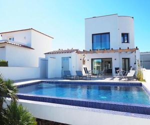 Holiday Home Alberes 125A Empuriabrava Spain