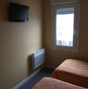 NearBy Hotel