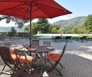 Heritage Villa in Provence with Infinity Pool Malaucene France