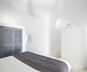 White Suite Oia Greece