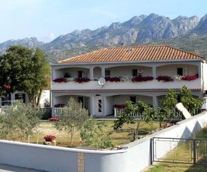 Apartments with a parking space Seline (Paklenica) - 6603 Starigrad Croatia